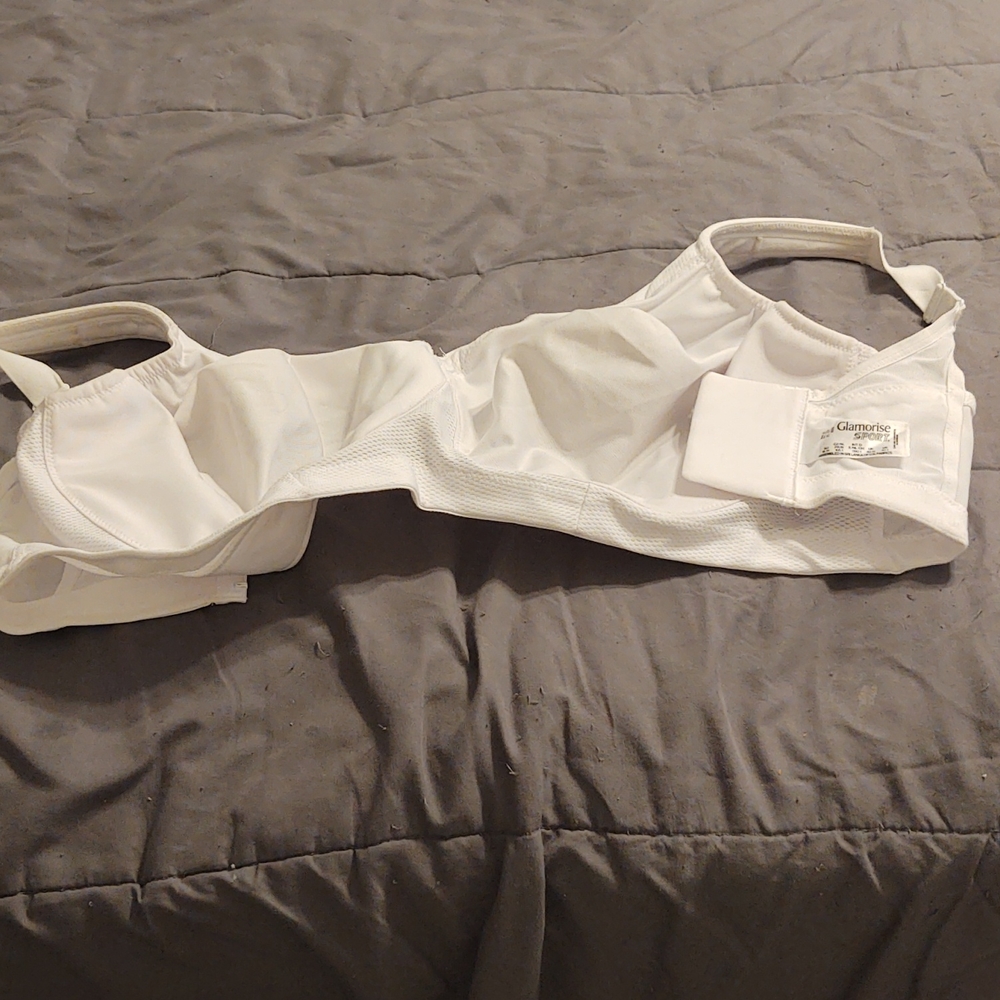 Sports bra